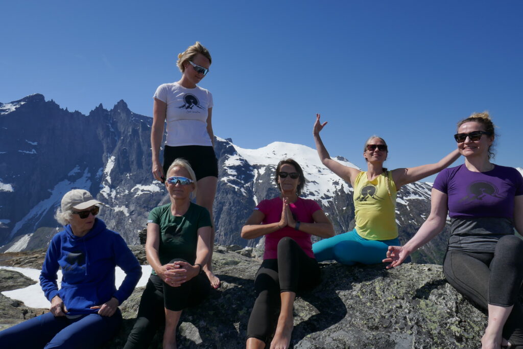 Hikig and yoga in Norway